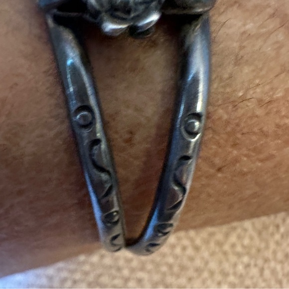 Beautiful Vintage Native American Cuff Bracelet Sonoran Turquoise Maker’s Mark - Picture 5 of 16